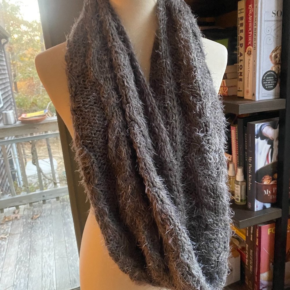 NWT JOY SUSAN WARM INFINITY SCARF GRAY